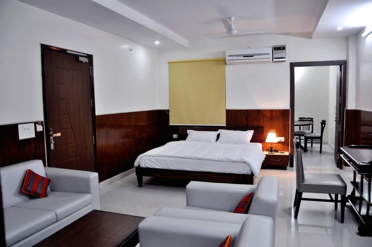 Hotel Razia Inn Hisār Exterior foto